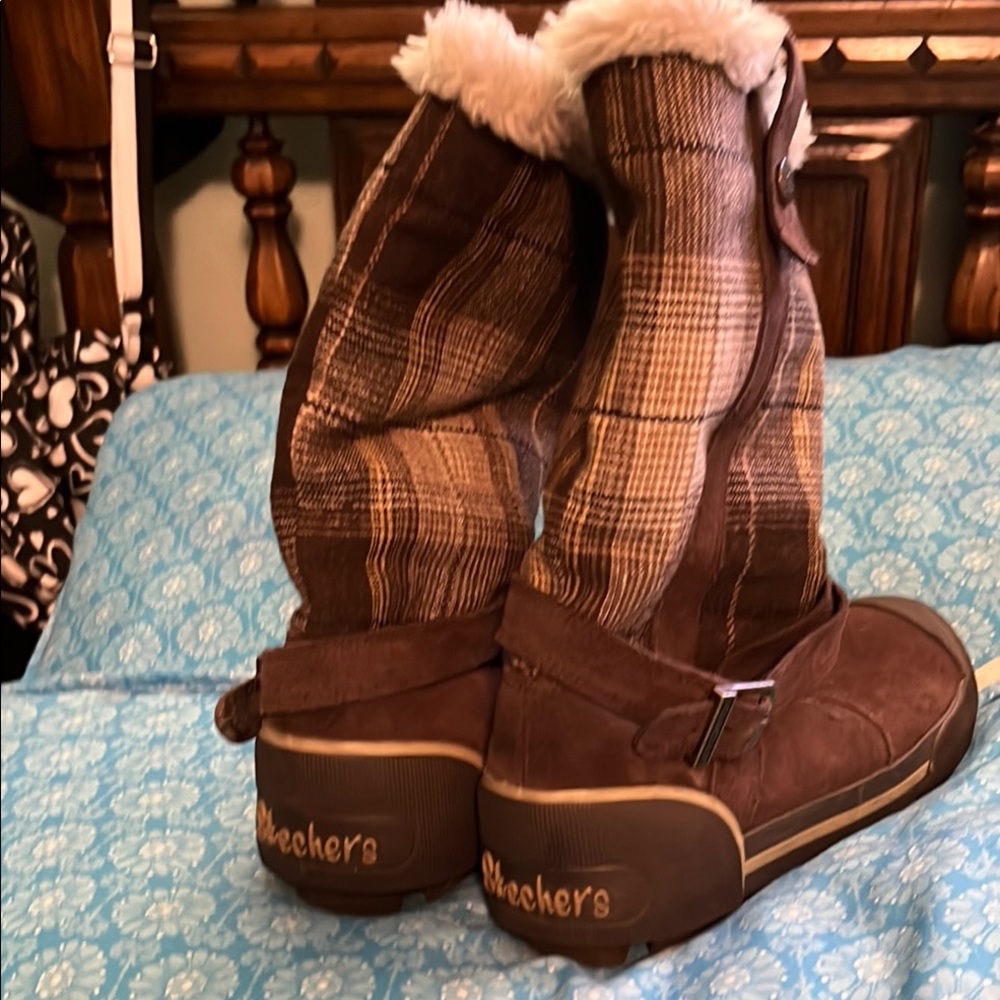 Skechers Women's Plaid and Brown Winter Boots